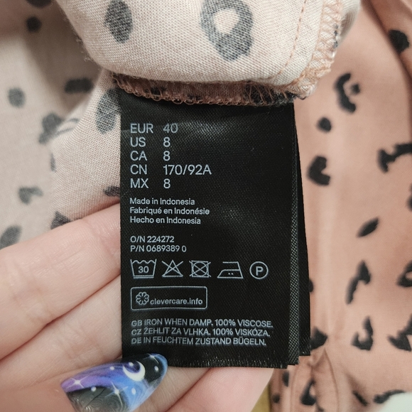 0030 Divided H&M Leopard Print Longsleeve Button Up Pink Black Office  Size 8 - Picture 7 of 13